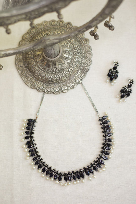 Silver Finish Sequnce  oval stone necklace with stud -  (Model 1)