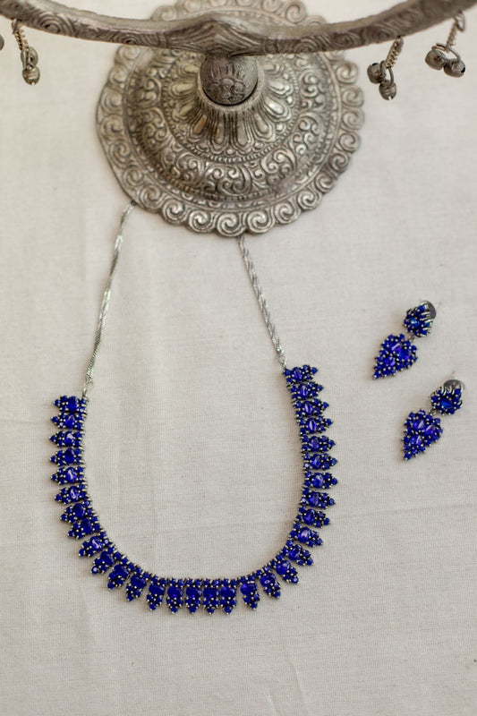 Silver Finish Sequnce  oval stone necklace with stud -(Model 2)
