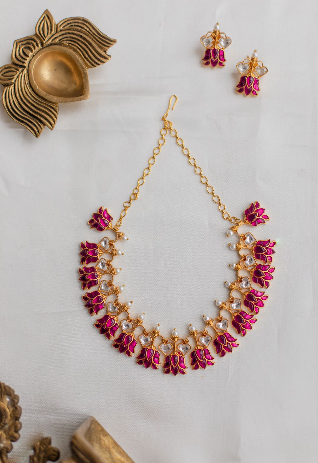 Gold Finish Revers Lotus & Heart Kundan Necklace