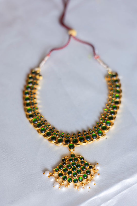 Imitation Kemp - mango motifs, pendant  with pearl hangings - green #37