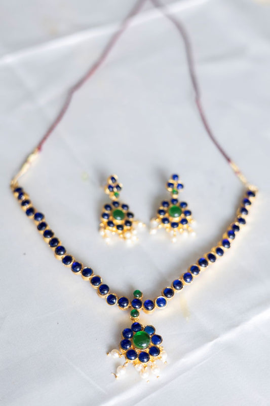 Imitation kemp- Gold finish addigai model flower pendant - 38B